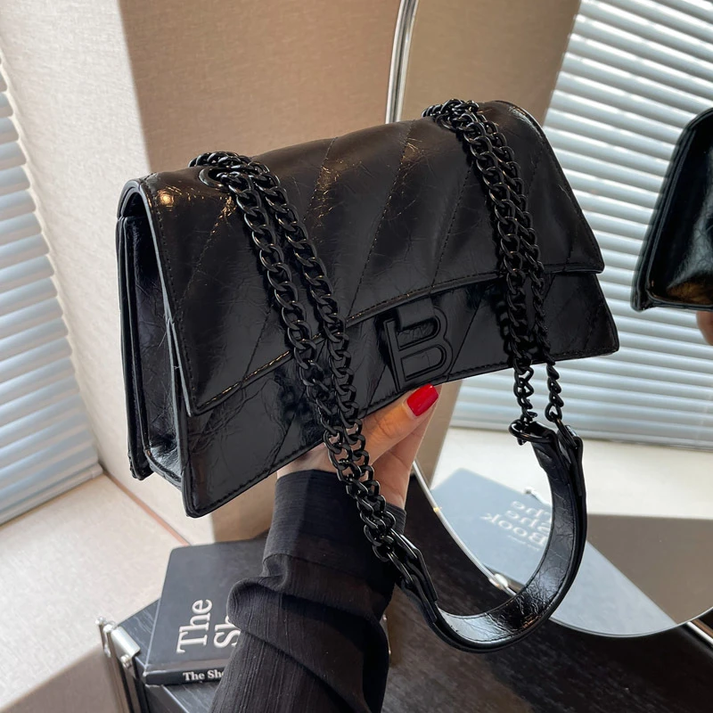 复古英伦风法式2025新款链条纯色腋下包褶皱手提式