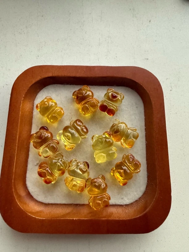 金珀小熊吊坠（多样性发其一打孔备注不退换）