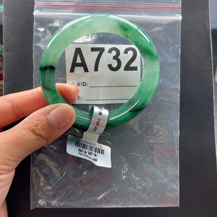 石英质玉未镶嵌手镯55