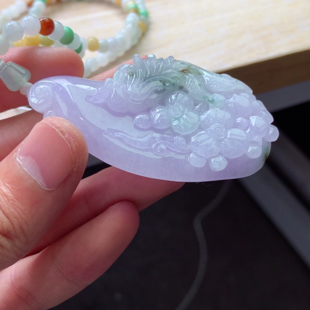 翡翠颈饰未镶嵌吊坠