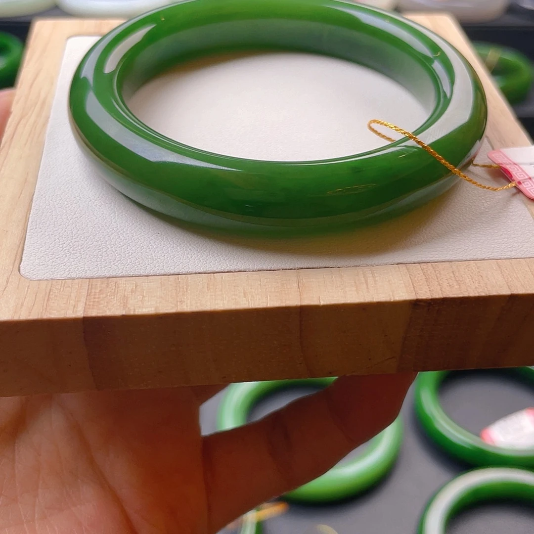 和田玉手镯未镶嵌芳*