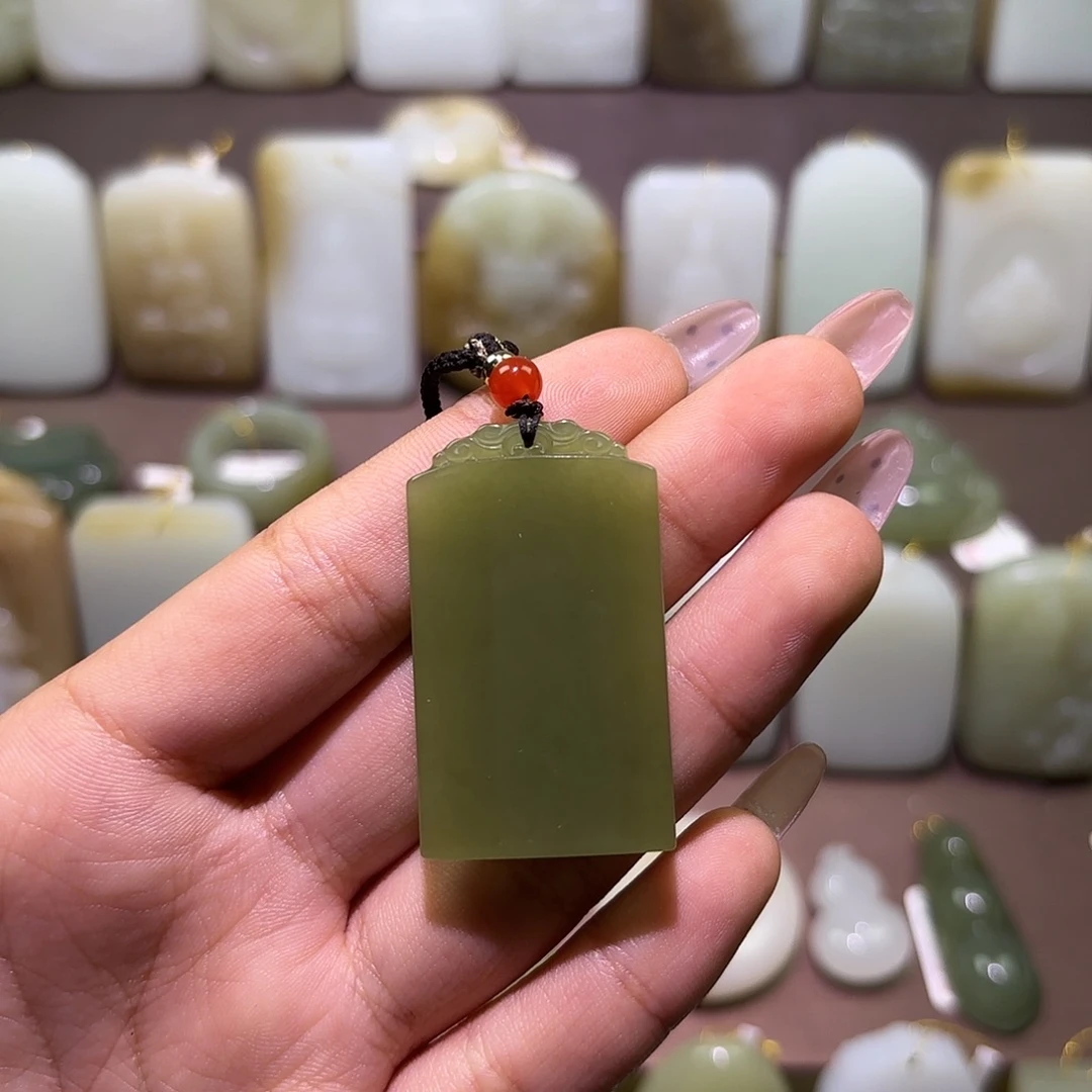 往***৩和田玉未镶嵌颈饰