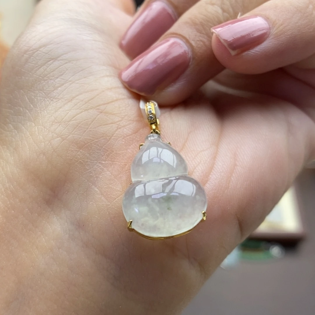 翡翠18K金镶嵌颈饰吊坠19