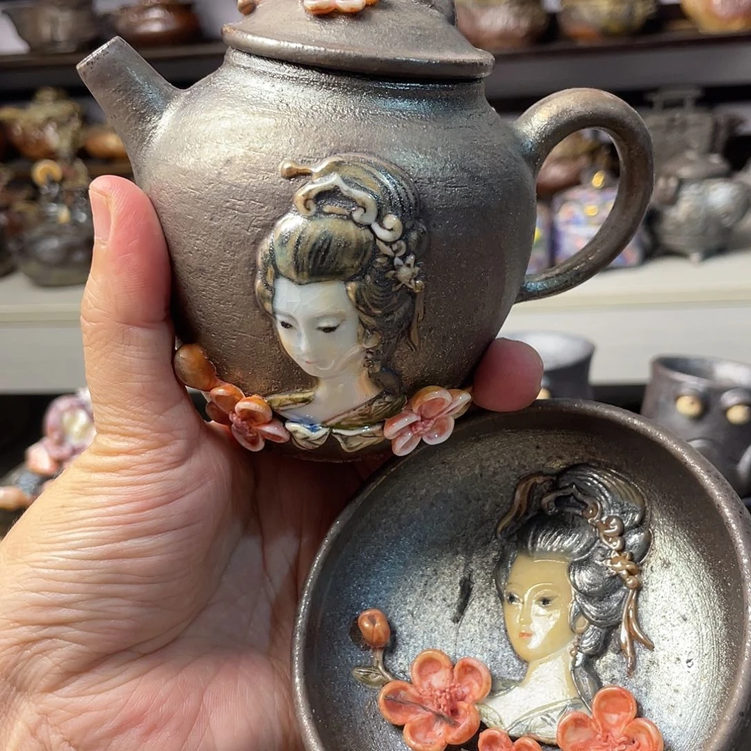 一套作品在网上引起强烈的