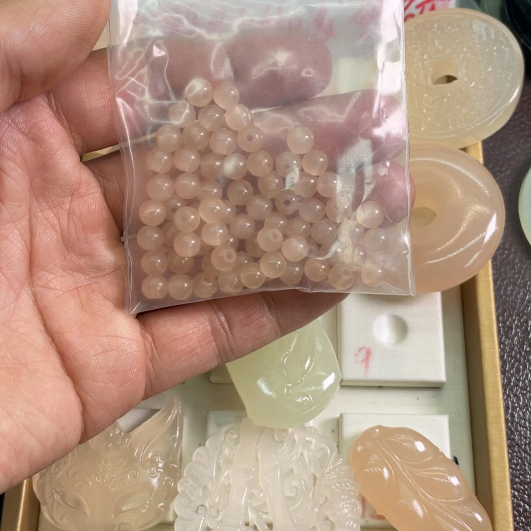 合金蛇纹石玉颈饰