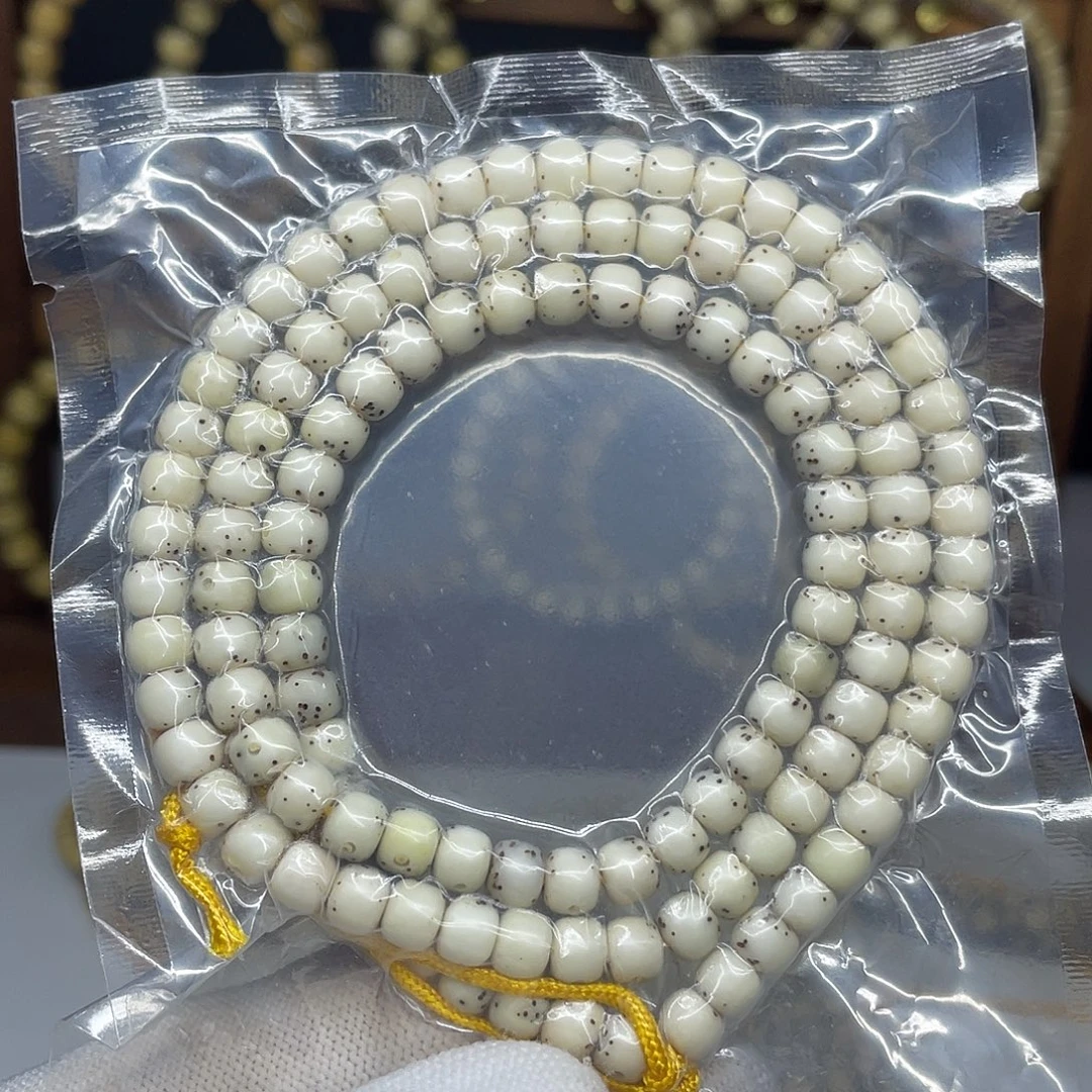 L***.吊坠星月菩提6-5，大通体