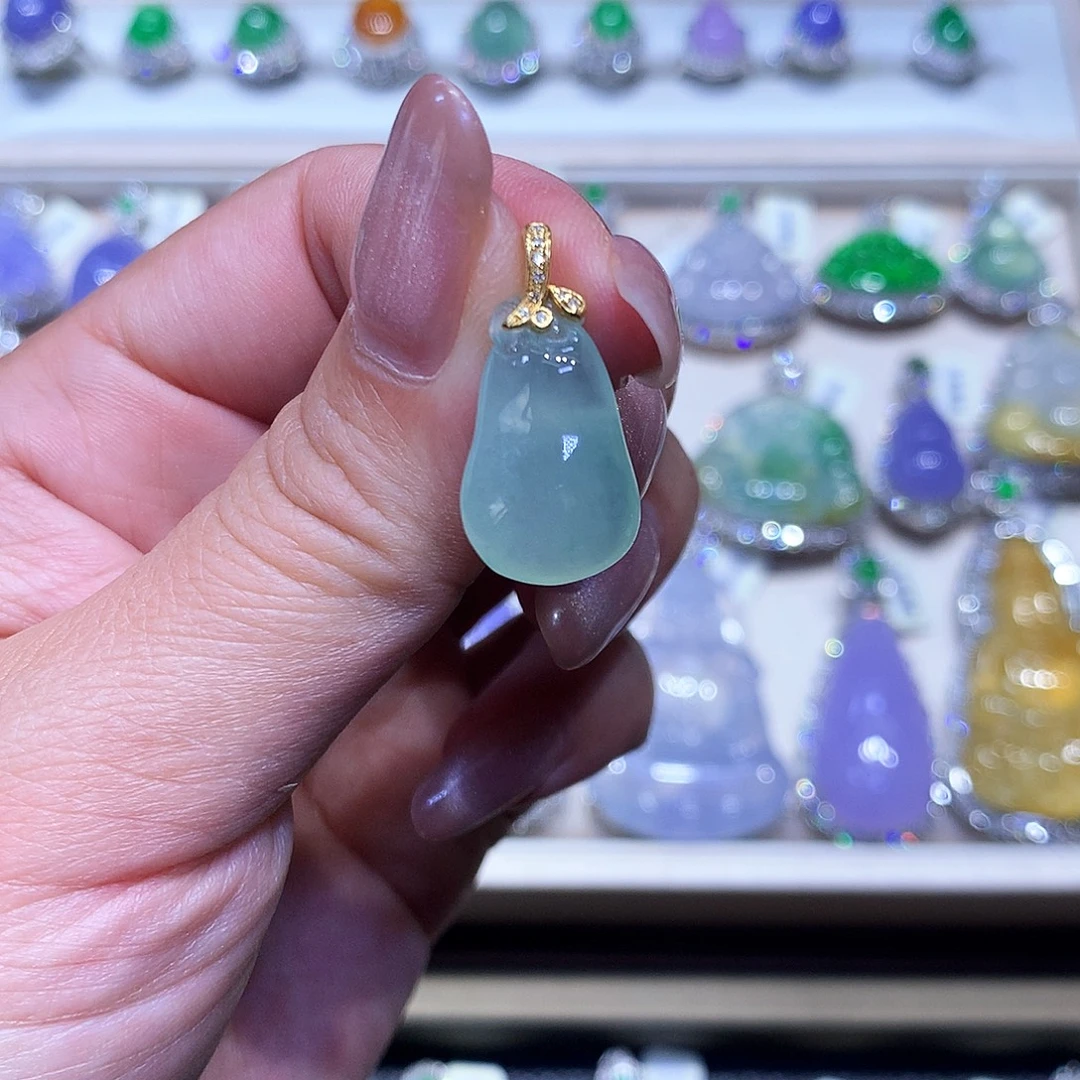 颈饰18K金镶嵌翡翠翡翠