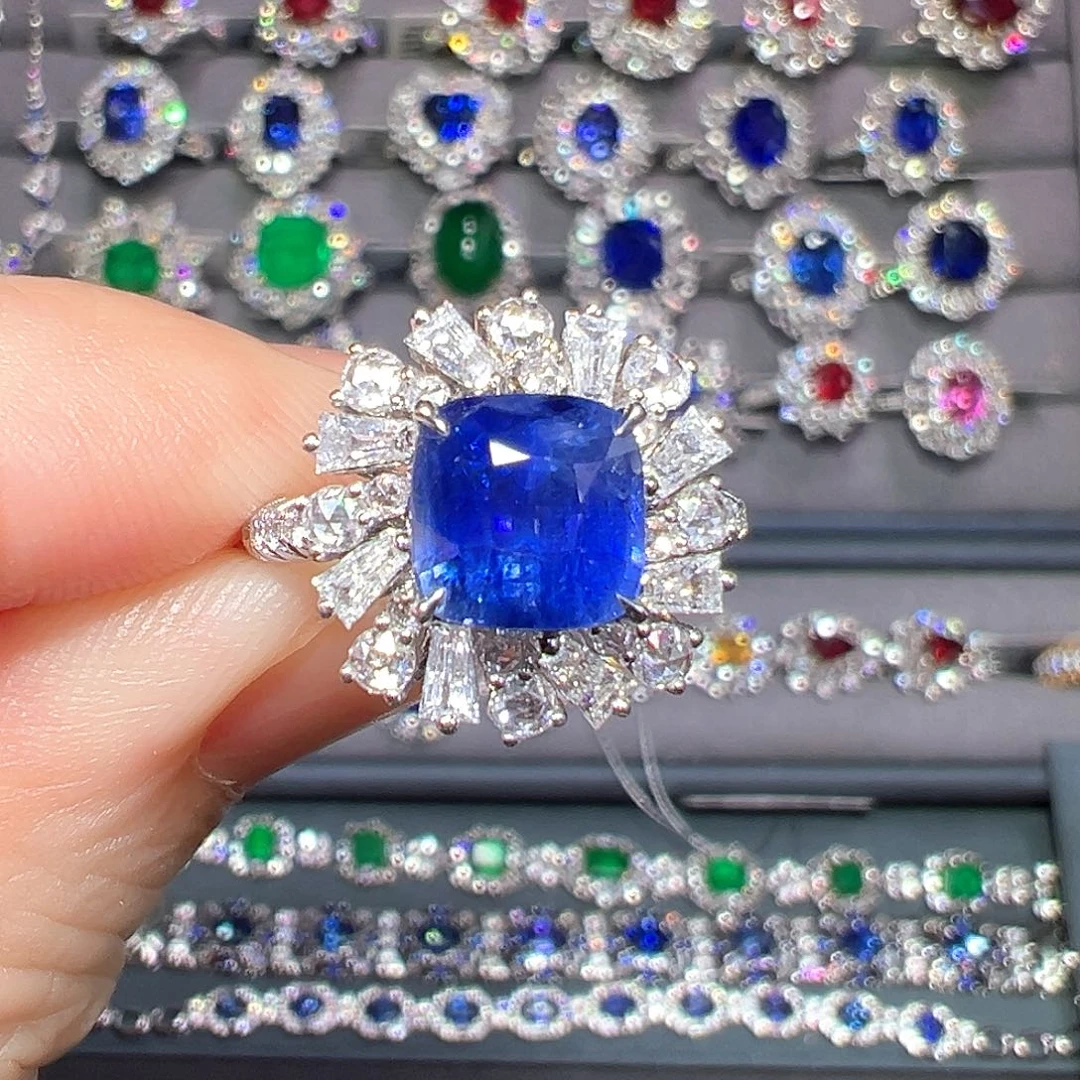 蓝宝石18K金镶嵌AIGS无烧皇家蓝3.5ct