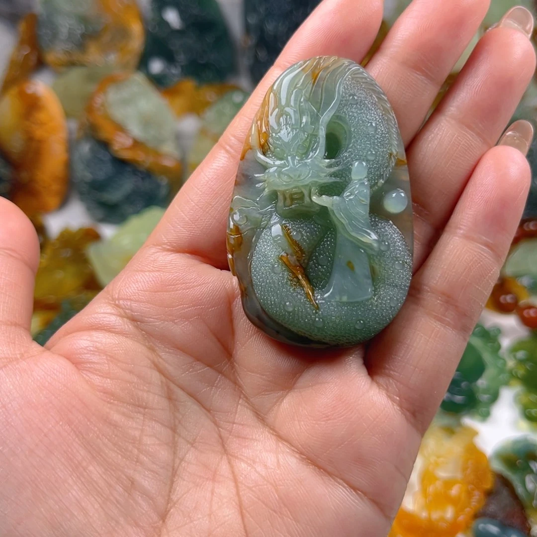 蛇纹石玉未镶嵌颈饰悦*