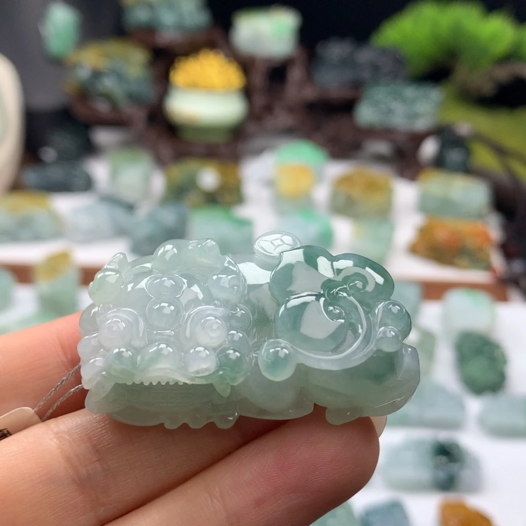 翡翠未镶嵌颈饰A3 冰胶飘花霸王貔貅