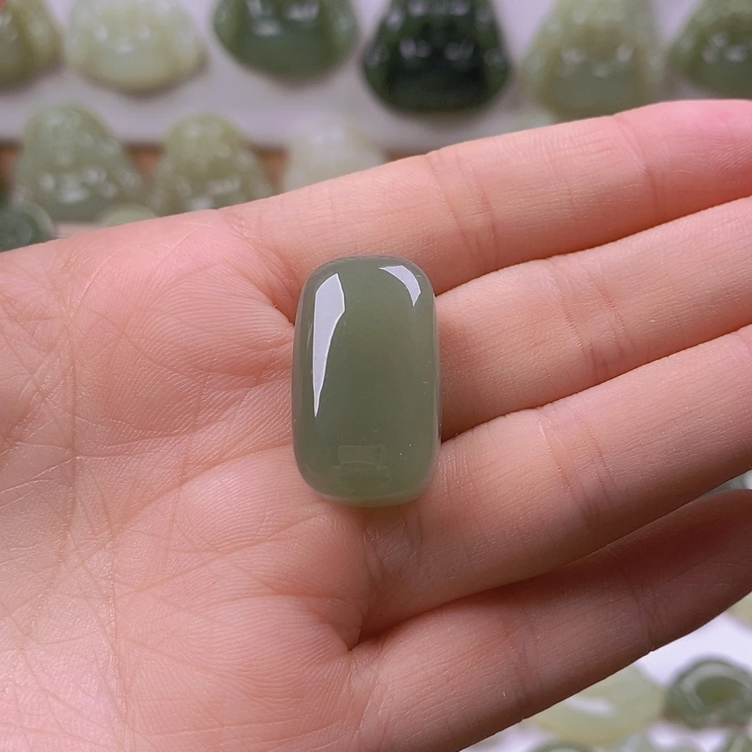 1***6和田玉未镶嵌颈饰