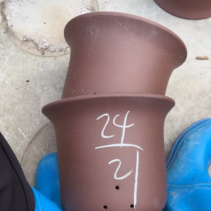 紫砂花盆紫砂的颜色很