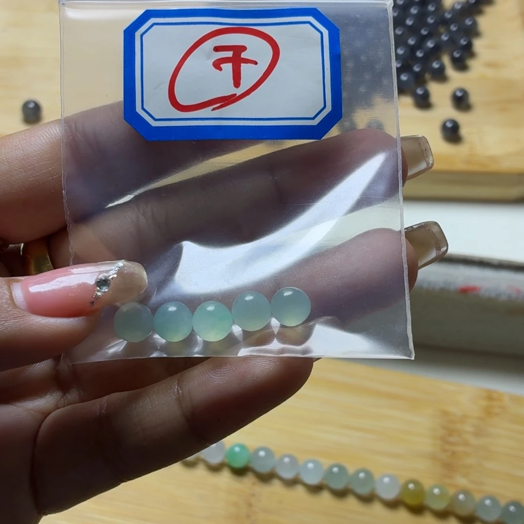 斯***C未镶嵌定制翡翠翡翠珠链