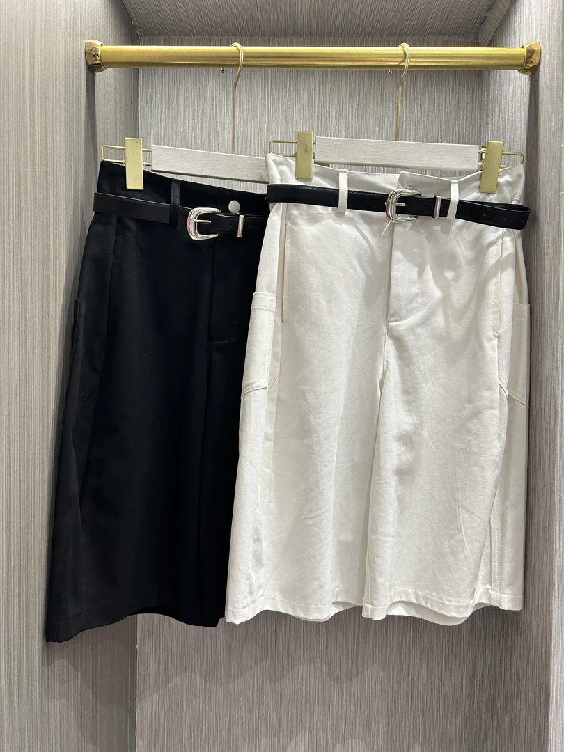 【江南】2025年夏季时尚高级百搭显瘦抗褶短裤