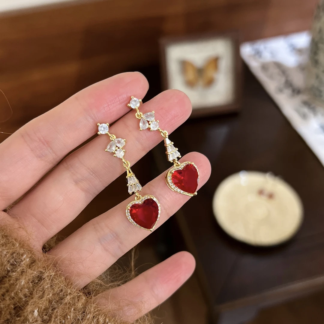 铜合金耳饰 新年红色爱心超闪高级感秋冬气质耳环时尚百搭耳饰女