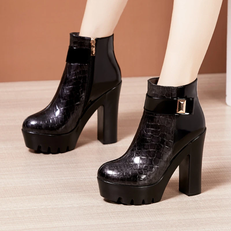 女冬季加绒黑色马丁靴13cm超高跟加绒漆皮防水台粗跟中筒靴女短靴