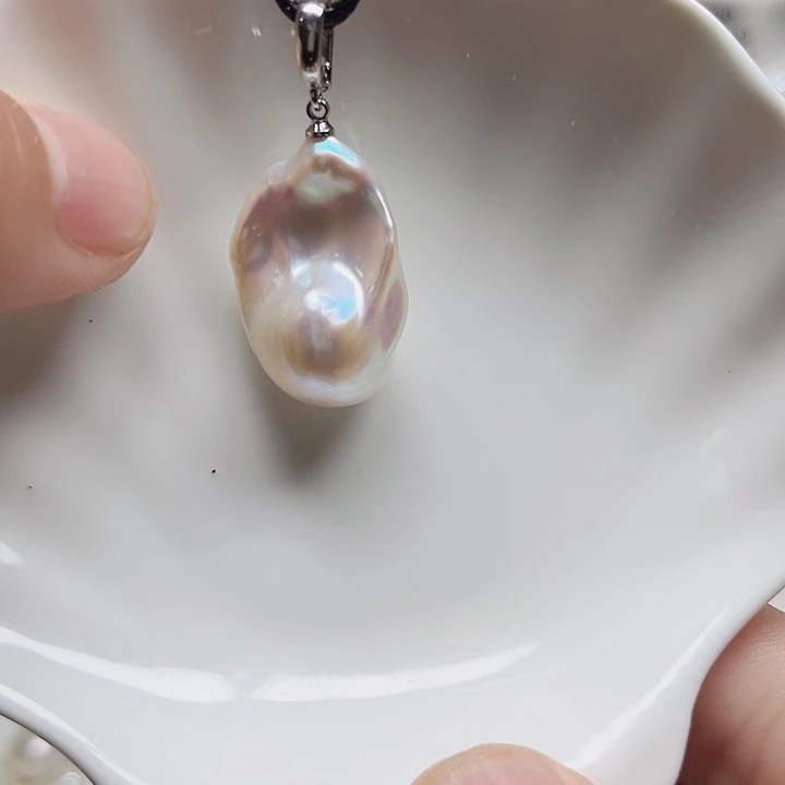 钛钢吊坠(赠链)淡水珍珠