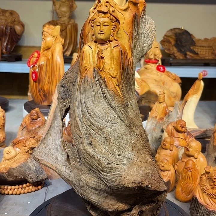 柏木太行崖柏观音摆件留疤
