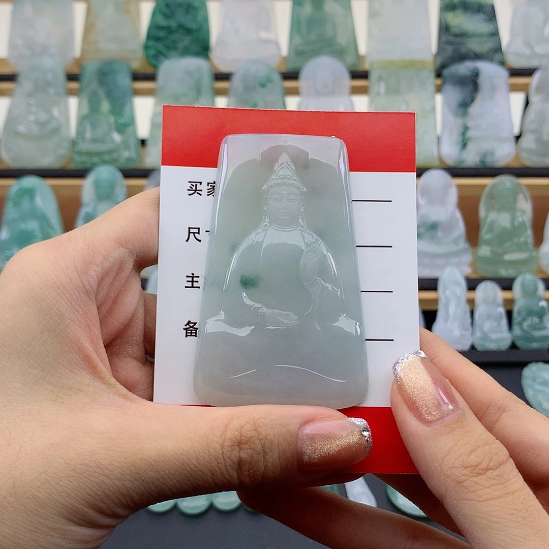 翡翠未镶嵌颈饰观音