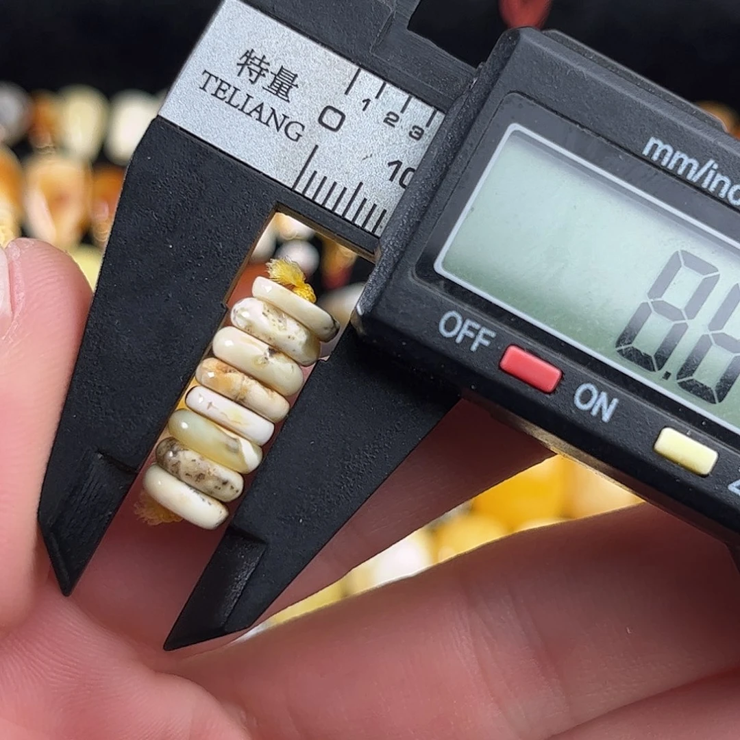 蜜蜡未镶嵌珠宝奇石