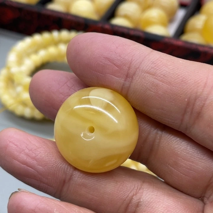 琥珀未镶嵌裸石挂件