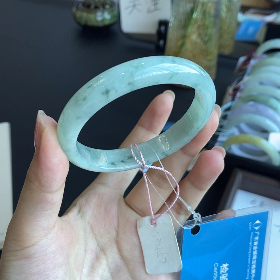 未镶嵌手镯翡翠满绿飘花