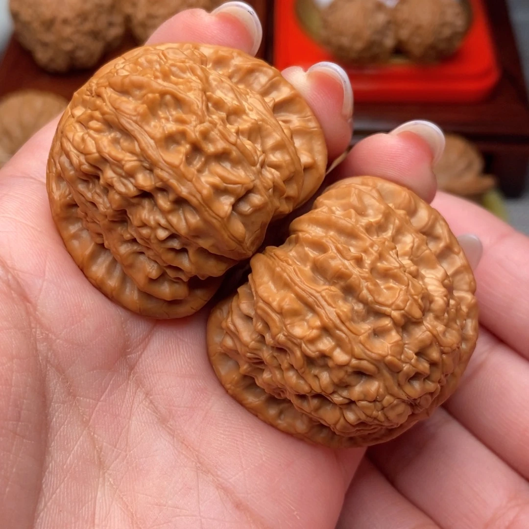 把件文玩核桃红皮球白43