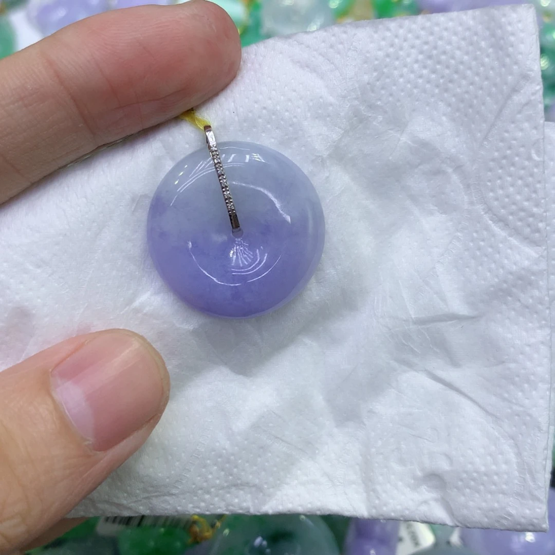 颈饰18K金镶嵌翡翠中****所