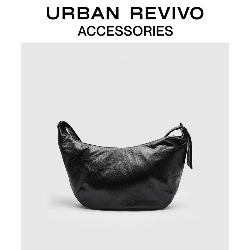 URBAN REVIVO2025冬季新款男休闲PU褶皱肌理斜挎包UAMB50136