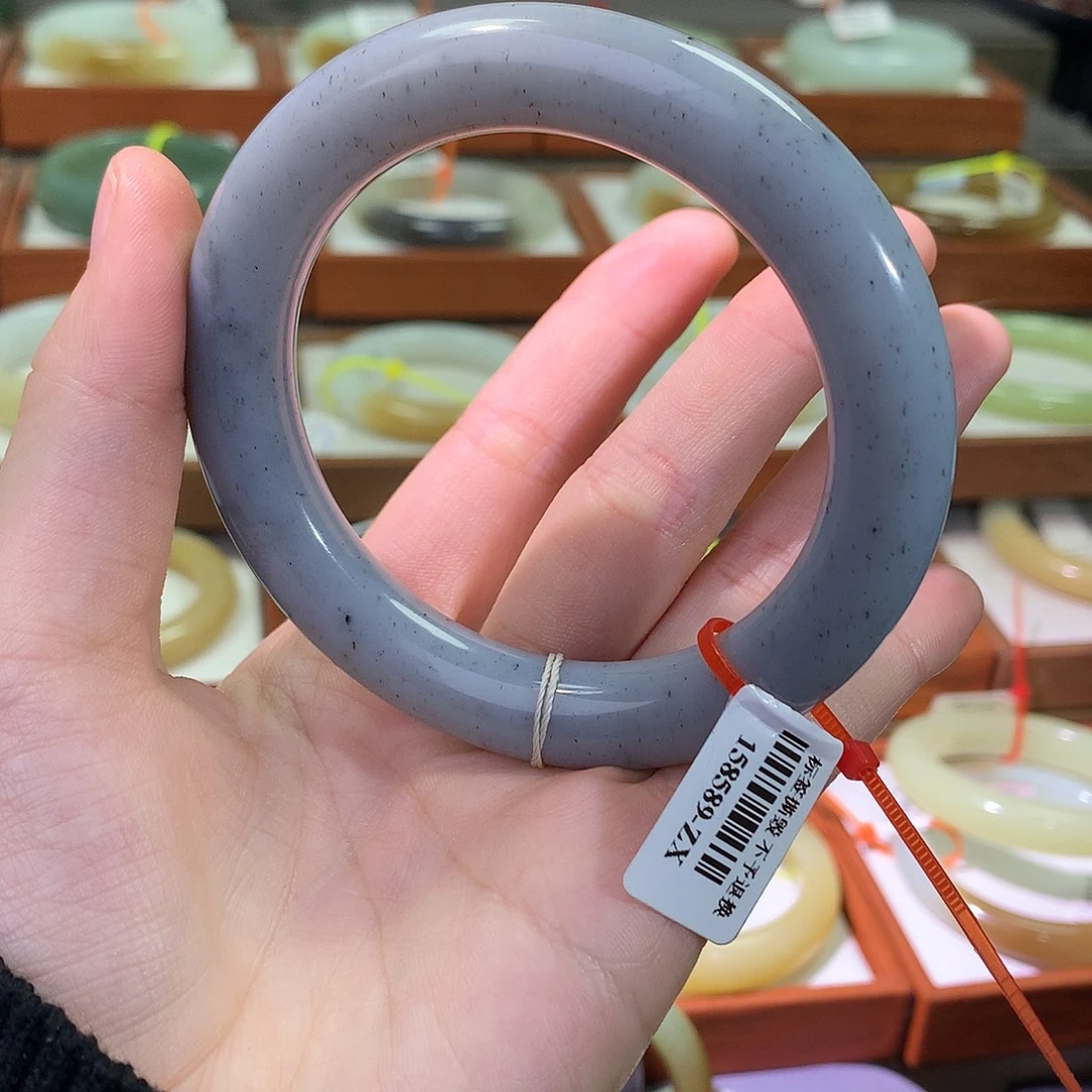 和田玉未镶嵌手镯58