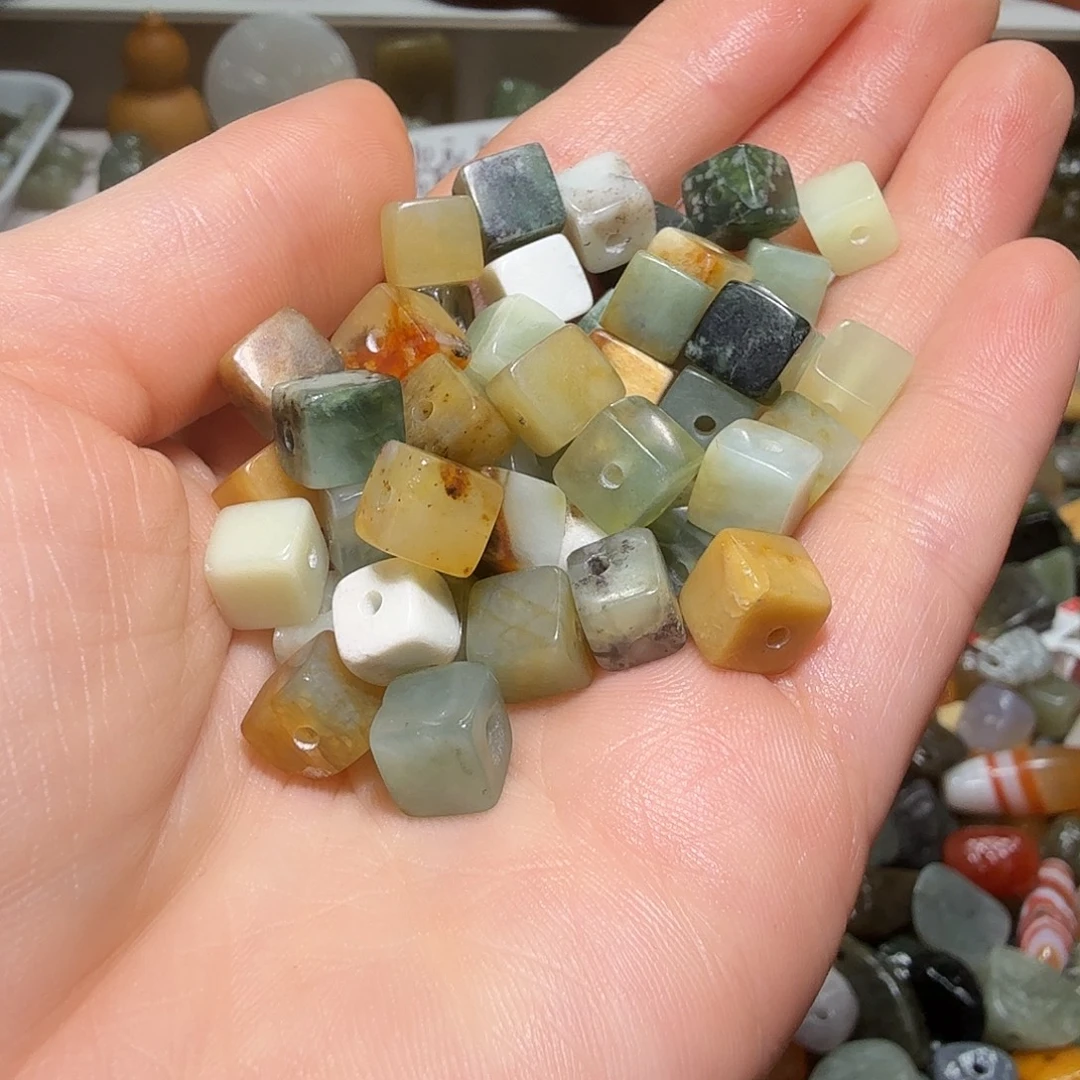 和田玉未镶嵌珠宝奇石