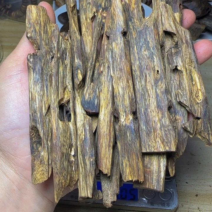 帘***)树脂制品白奇金沙叶树心老料102克