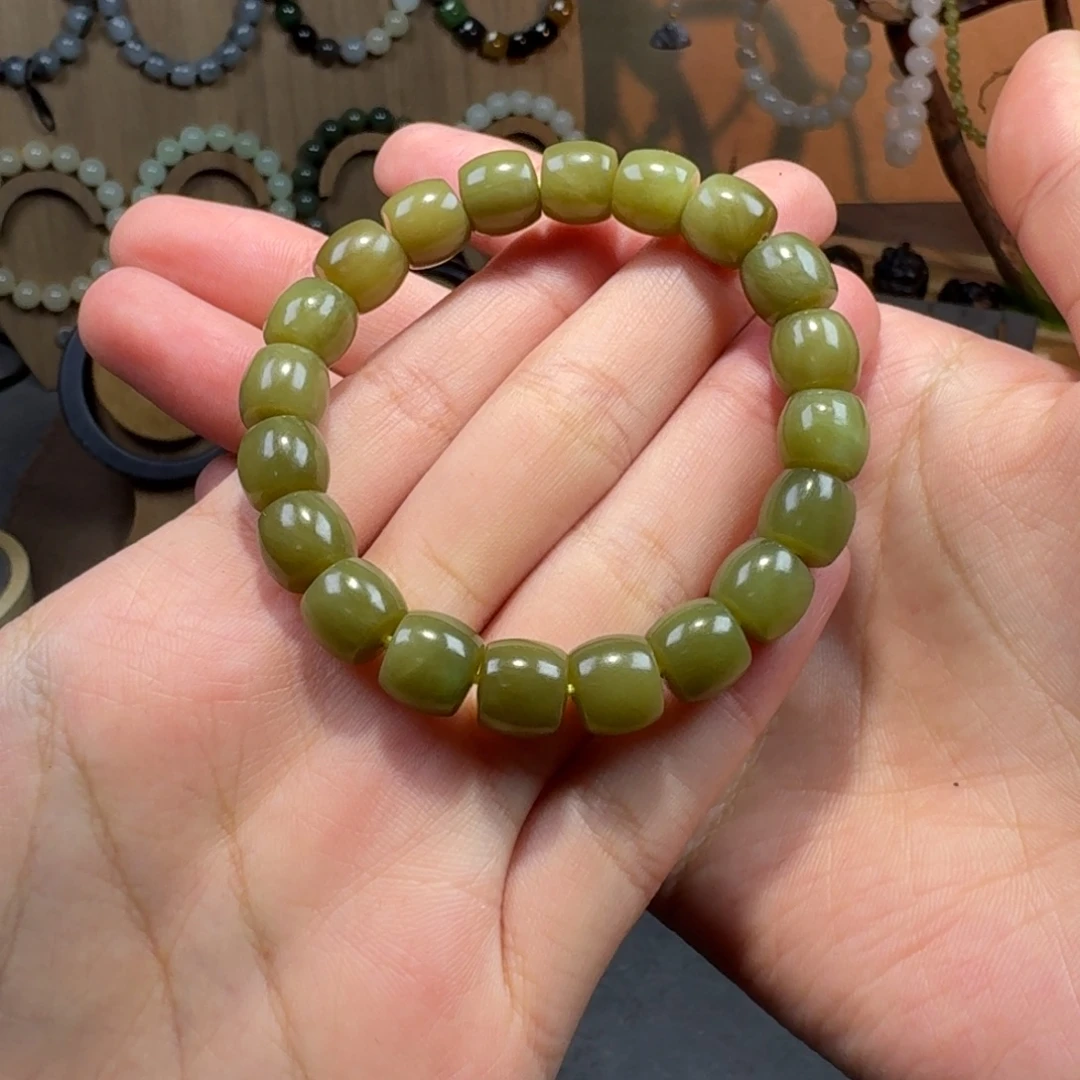 和田玉未镶嵌颈饰卡10黑羊洞