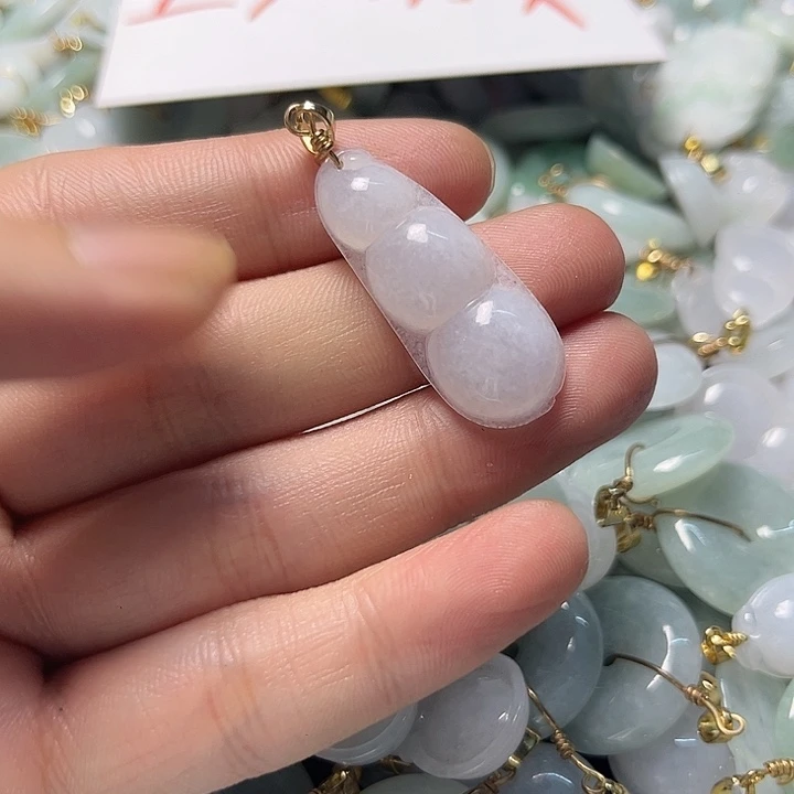 翡翠未镶嵌颈饰天然A货翡翠