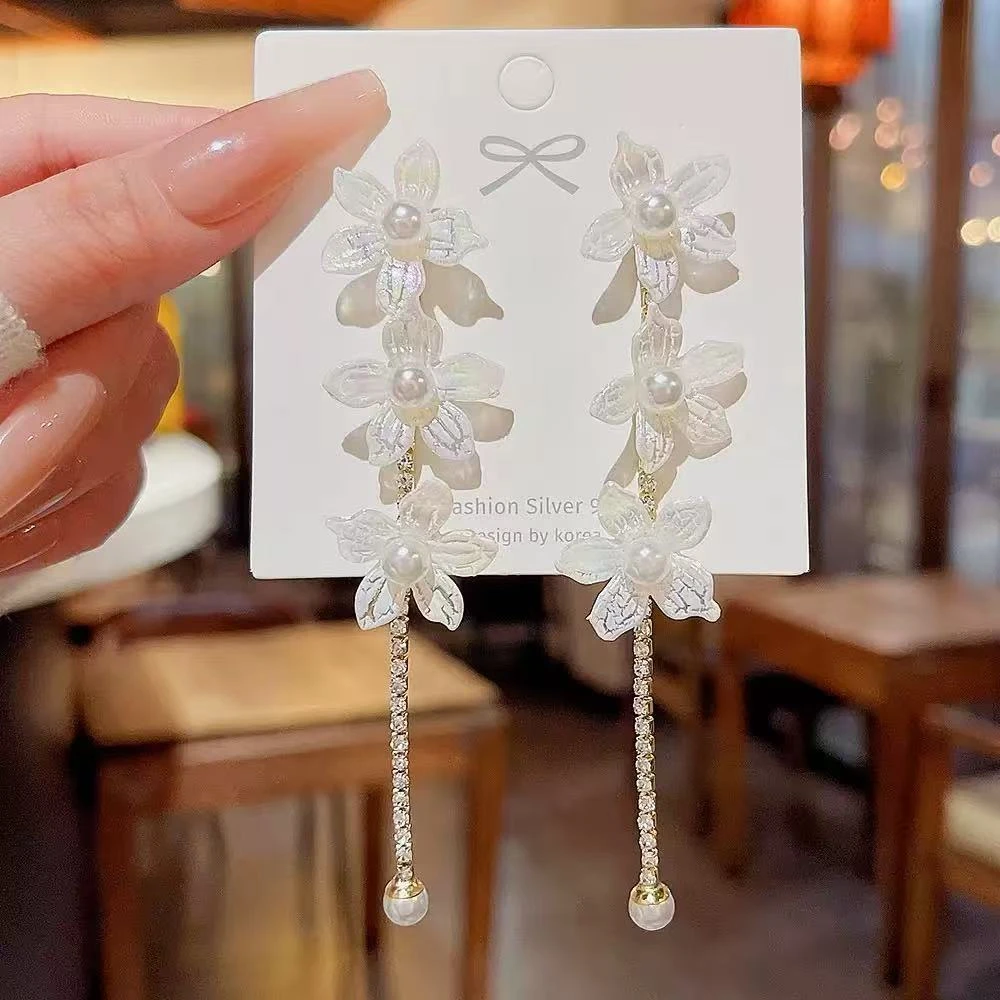 铜合金耳饰 白色花朵~流苏耳钉新款爆款高级感耳饰适合夏天的耳环
