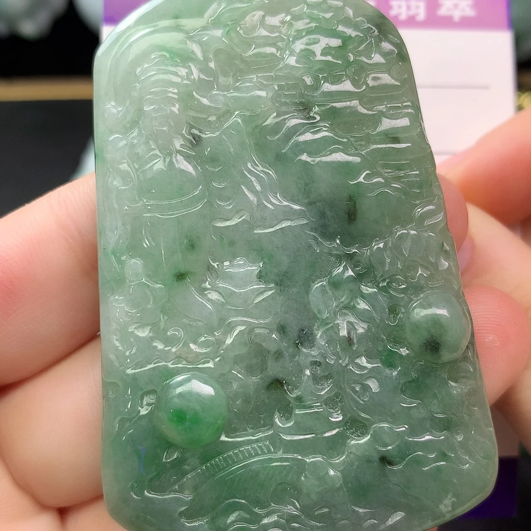 翡翠未镶嵌颈饰山水财爷爷