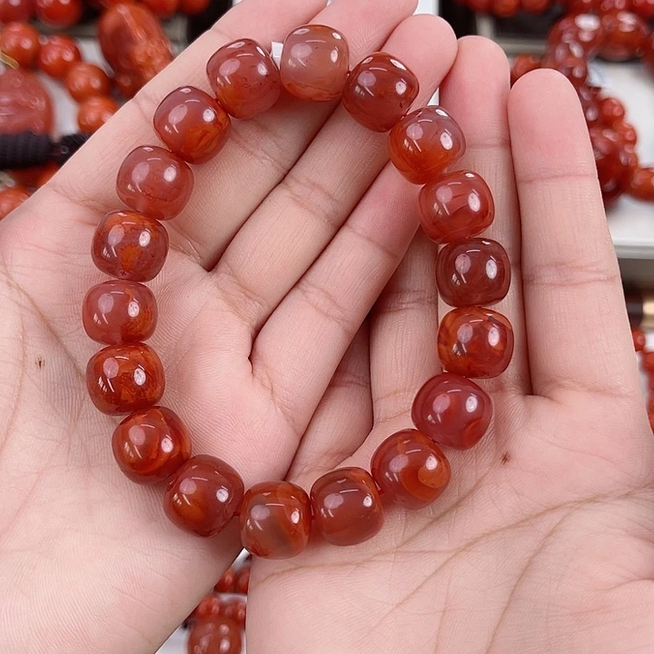 天***雨南红玛瑙未镶嵌瓦西高货牛血红老型单圈13mm