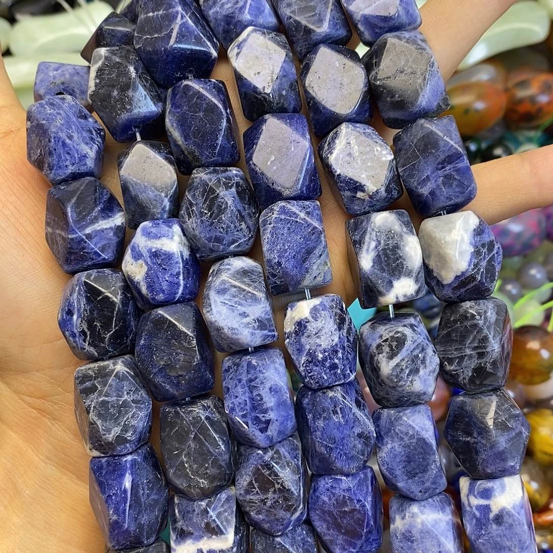 玛瑙/玉髓未镶嵌珠宝半成品蓝纹一条