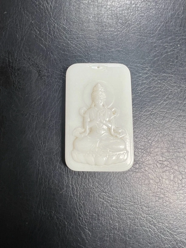 白玉菩提吊坠一个