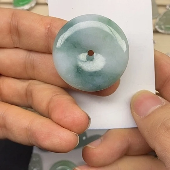 翡翠未镶嵌颈饰天然缅甸翡翠A货漏个