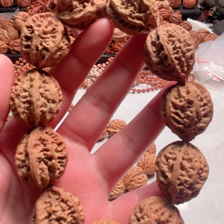 文玩核桃手串野生龙脊背手持