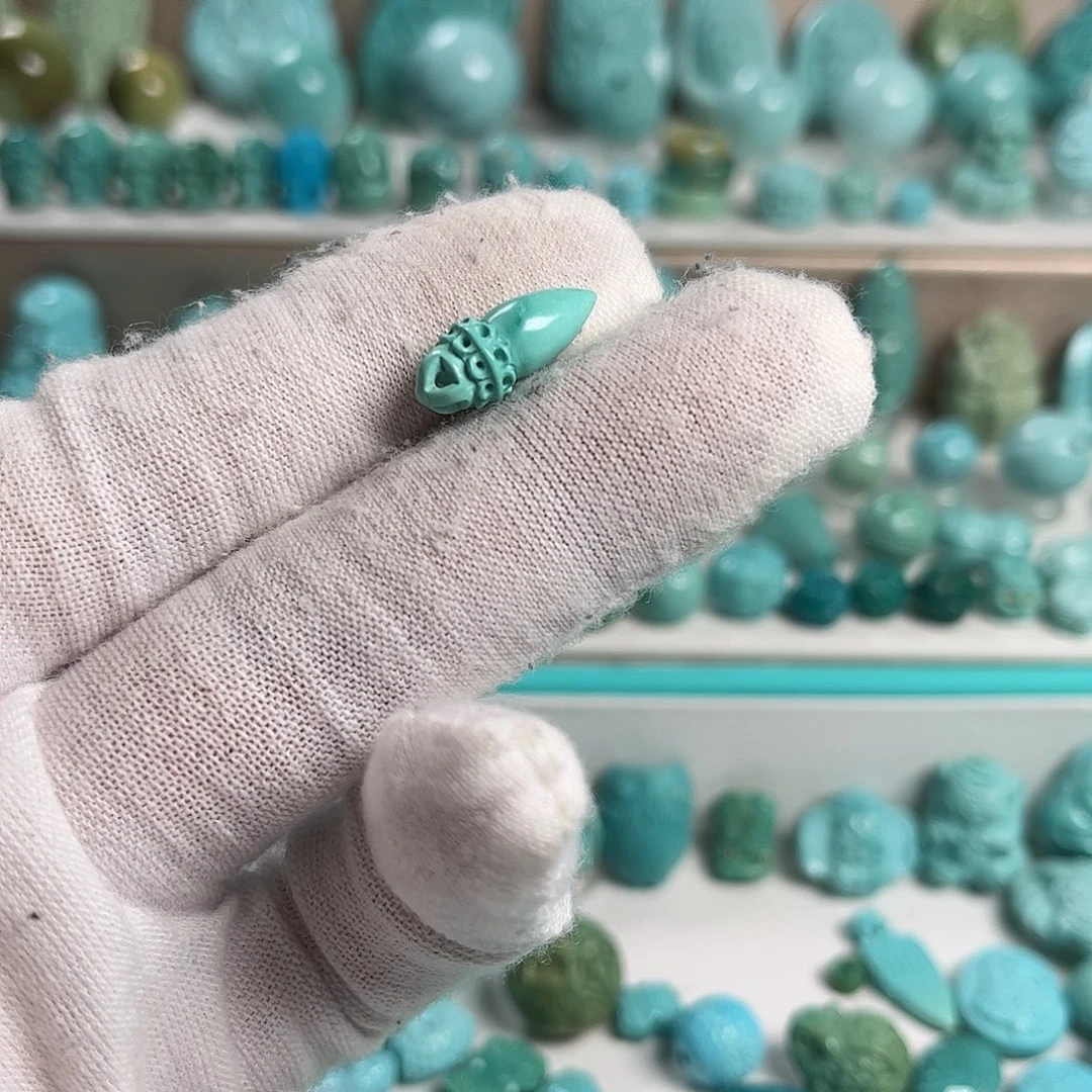 绿松石未镶嵌珠宝奇石