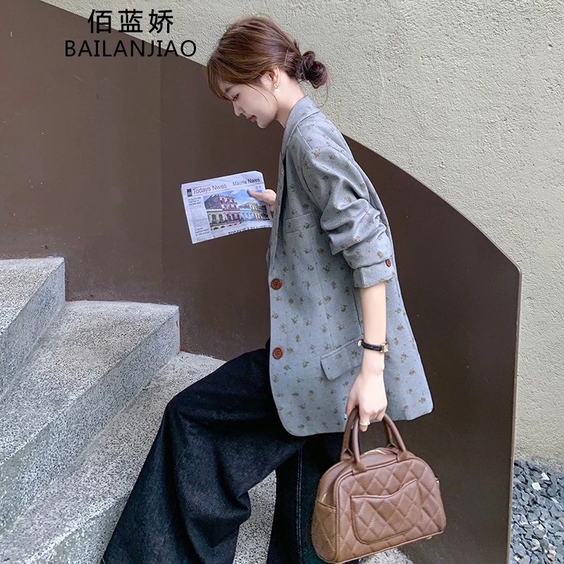 灰色碎花西装外套女春秋2025新款高级感韩系设计感西服小个子爆款