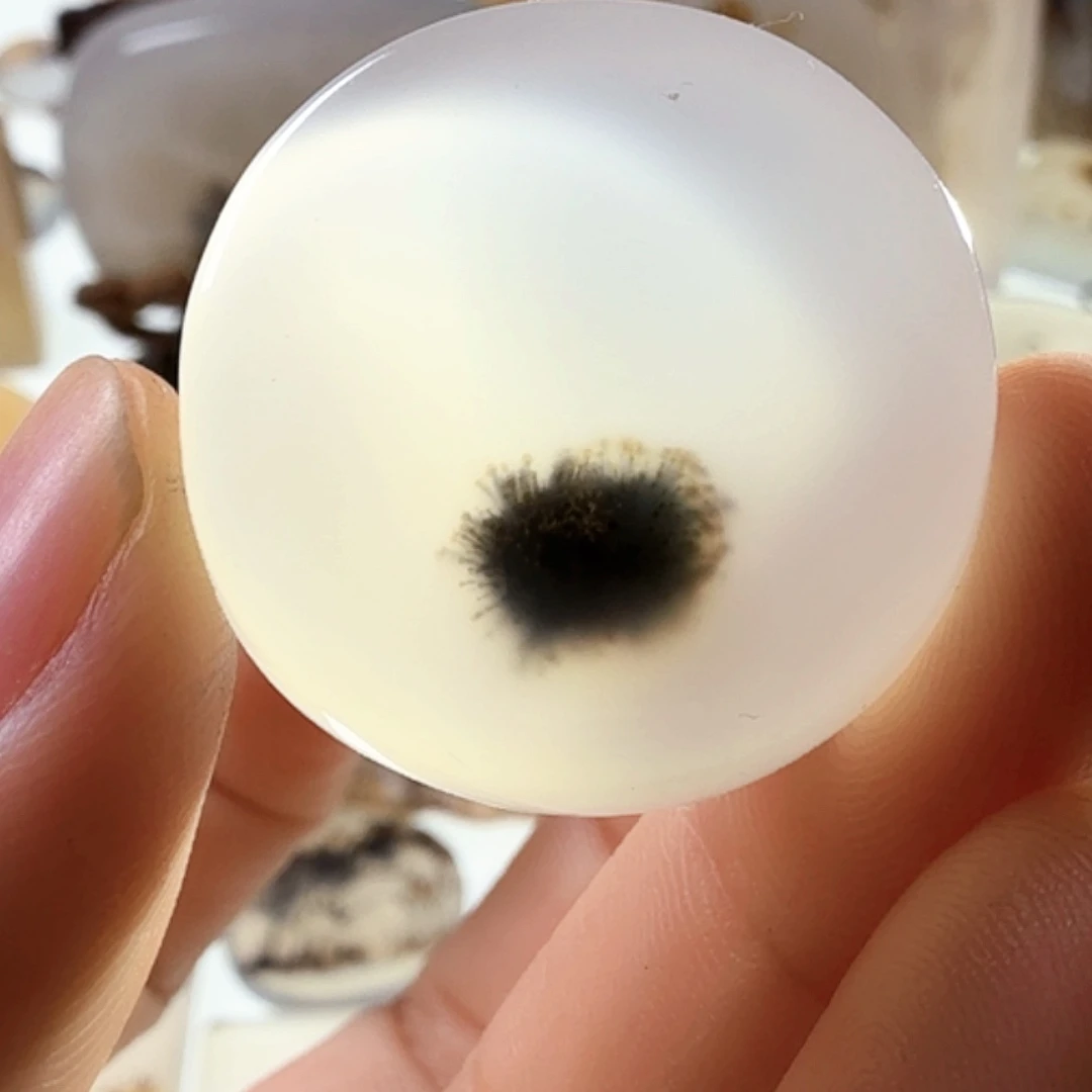 玛瑙/玉髓未镶嵌珠宝半成品