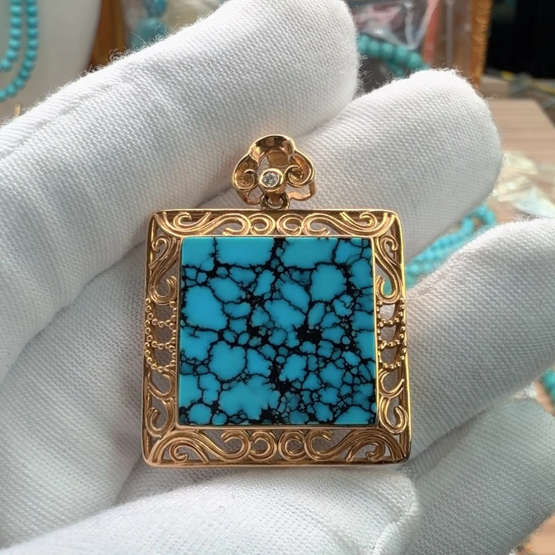 绿松石18K金镶嵌珠宝奇石