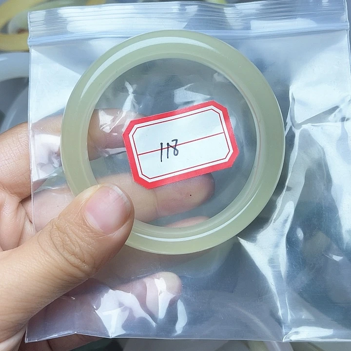 石英质玉手镯未镶嵌118