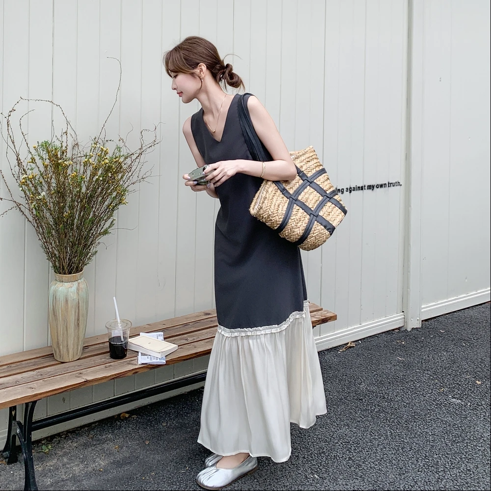 法式小众拼接撞色V领无袖荷叶边连衣裙女2025夏季气质宽松背心裙