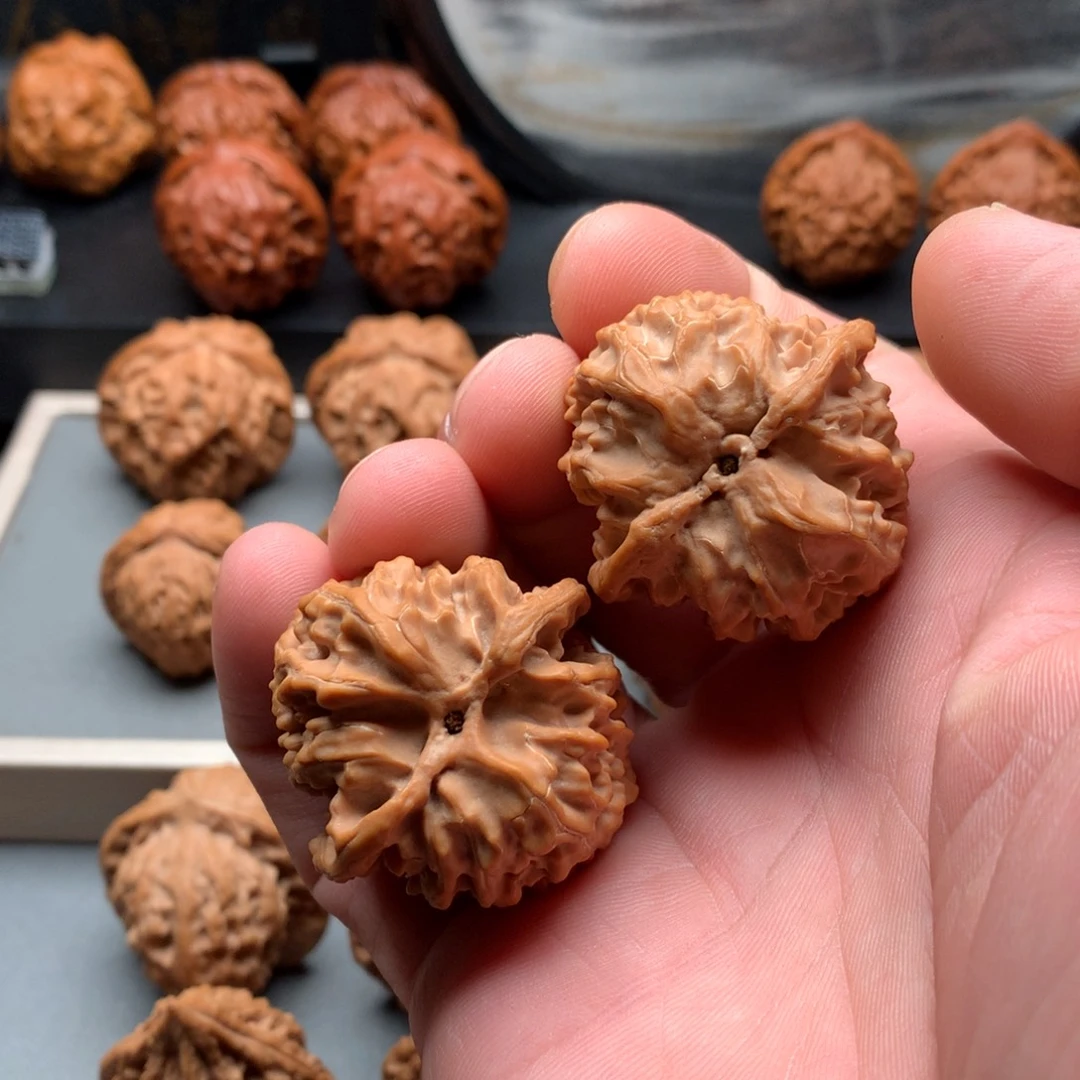 文玩核桃吊坠山地苹果