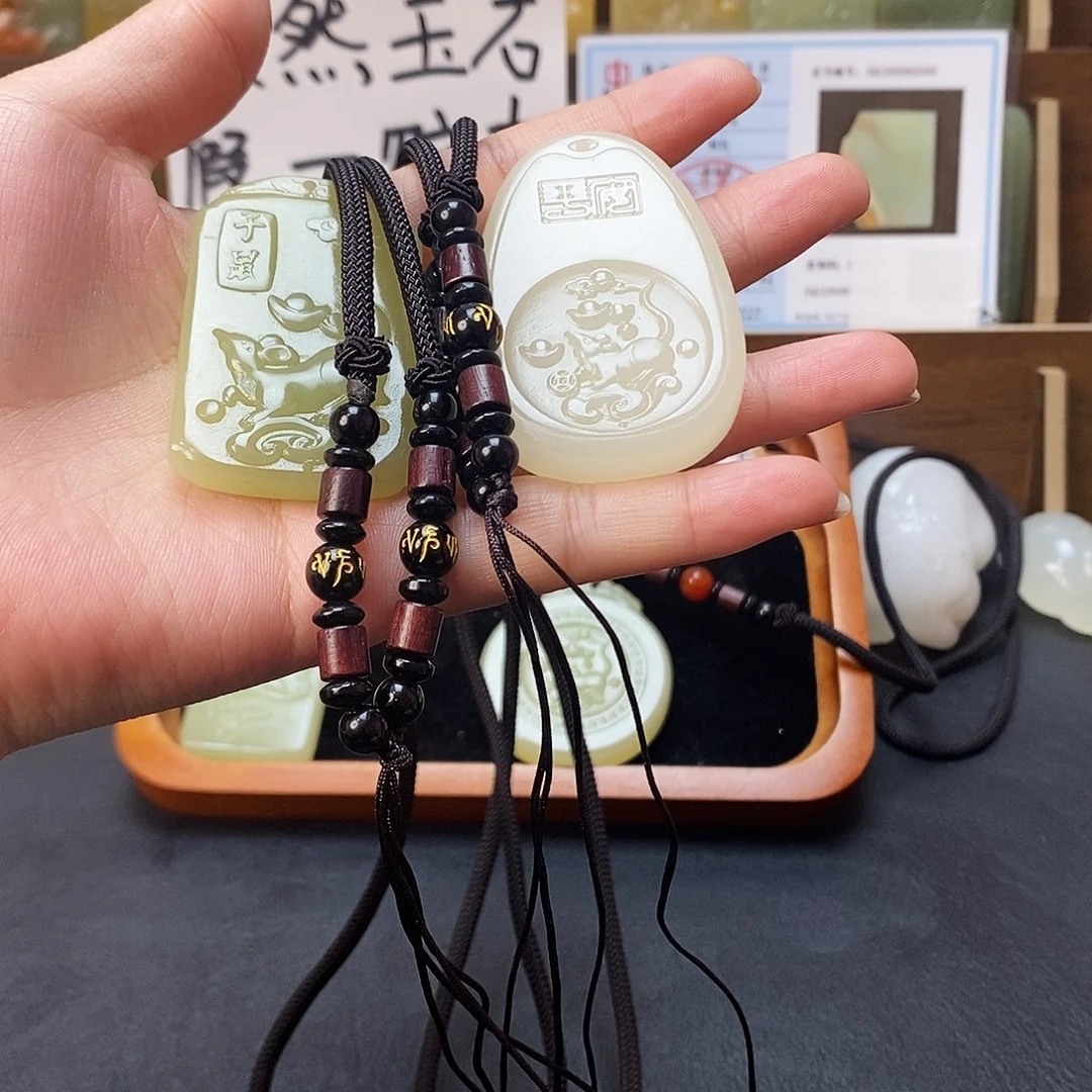 新疆昆仑山料方解石玉