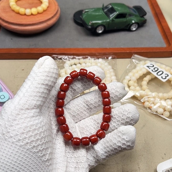 白玉菩提吊坠红色374